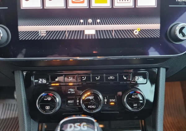 Skoda Superb cena 106899 przebieg: 72000, rok produkcji 2018 z Sosnowiec małe 742